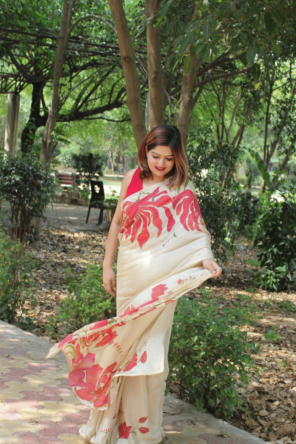 The SUMMER BLOOMS SAREE - Image 4